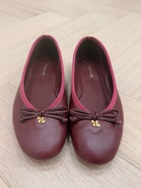 Larroude Pavlova Ballet Flat in Burgundy